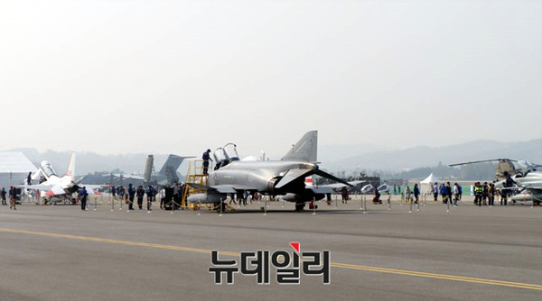 ▲ ADEX 2015 야외전시장 모습.ⓒ뉴데일리 순정우 기자