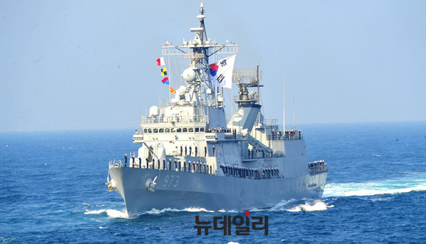 ▲ 해양기동 사열중인 3함대 31전대 양만춘함 ⓒ뉴데일리 오세진 사진기자