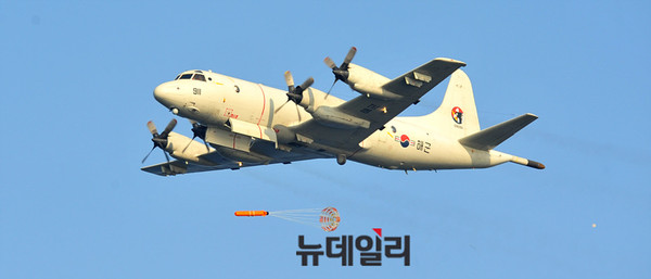 ▲ 잠수함 탐지에 나선 해군 P-3 초계기 ⓒ뉴데일리 오세진 사진기자