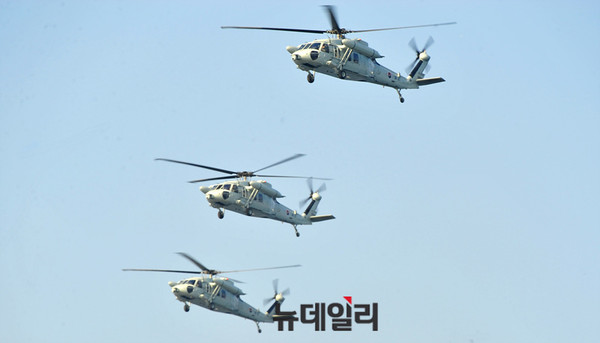 ▲ UH-60 편대 비행 ⓒ뉴데일리 오세진 사진기자