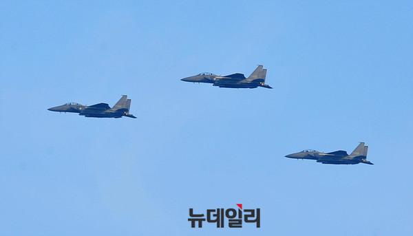 ▲ KF-15 축하비행  ⓒ뉴데일리 오세진 사진기자