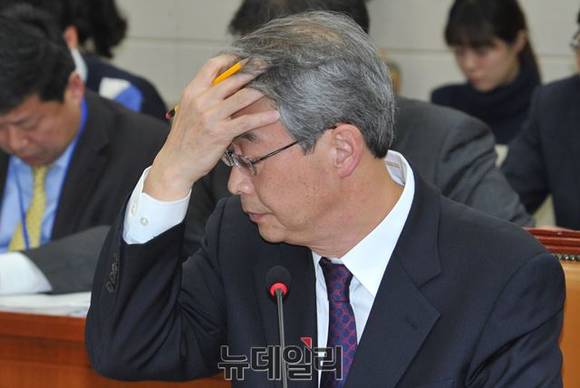 ▲ 분노한 표정의 임종룡 금융위원장 ⓒ NewDaily DB