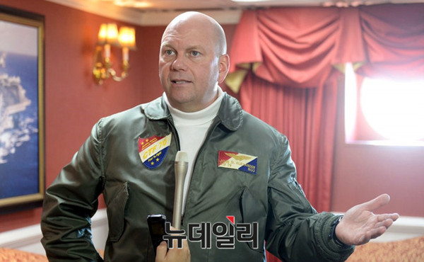 ▲ 제5항모강습단 단장 존 D. 알렉산더(John D. Alexander) 제독.ⓒ국방부 공동취재단