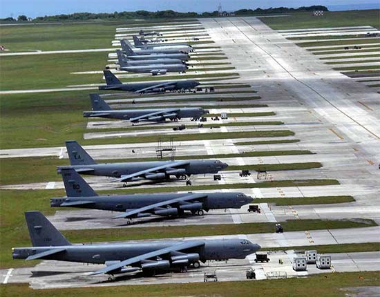 ▲ 괌 앤더슨 공군기지에 주기해 있는 B-52H 전략폭격기들. ⓒ위키피디아 공개사진.