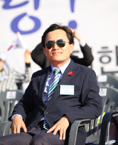 ▲ 지난 10월 17일 춘천지구전투 전승기념식에 참석한 김진태 새누리당 의원.ⓒ김진태 의원실 제공