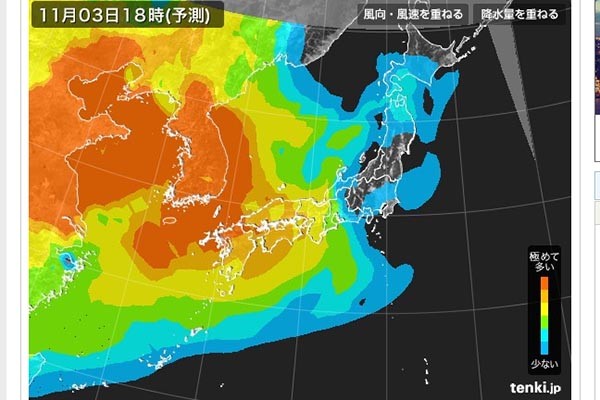▲ 일본 기상청이 예측한 11월 3일 오후 6시 동북아 지역의 초미세먼지(P.M 2.5) 기상도. 중국에서 날아오는 초미세먼지가 한반도는 물론 일본 관서지역까지 덮치고 있다. ⓒ일본 기상청 홈페이지 캡쳐