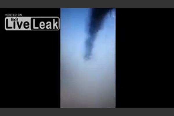 ▲ 테러조직 ISIS가 SNS와 온라인에 공개한 러시아 여객기 추락 영상. 하지만 이것이 추락한 여객기 영상이라는 증거는 없다. ⓒ라이브리크 영상 캡쳐