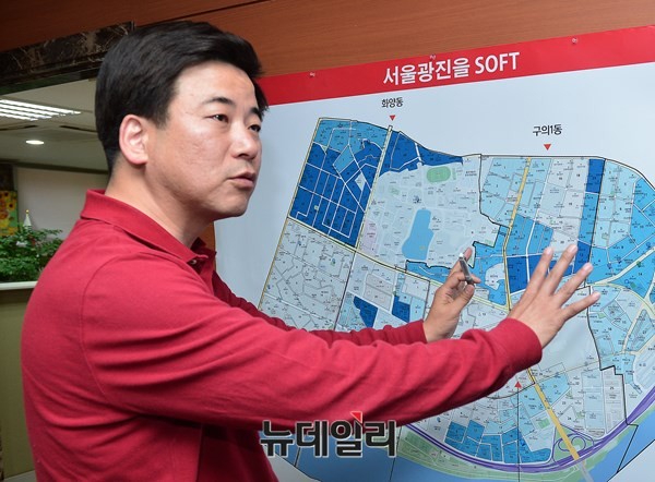 ▲ 새누리당 정준길 서울 광진을 당협위원장은 지난 3일 뉴데일리와의 인터뷰에서 "서울 광진 을은 잠재력이 많은 지역"이라며 "제대로만 개발하면 잠실이나 강남보다 더 좋은 동네가 될 수 있을 것"이라고 내다봤다. ⓒ뉴데일리 정상윤 기자