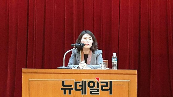 ▲ 부산시청 대강당에서 열린 '한국사교과서 무엇이 문제인가' 토크콘서트에서 초청특강을 맡은 전희경 자유경제원 사무총장 ⓒ뉴데일리