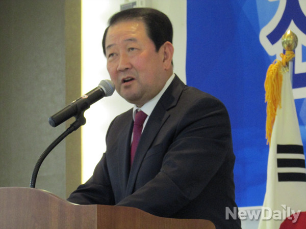 ▲ 박주선 의원이 10일 전북 전주 N타워컨벤션웨딩홀에서 열린 전북희망연대 창립식에서 축사를 하고 있다. ⓒ전주(전북)=뉴데일리 정도원 기자