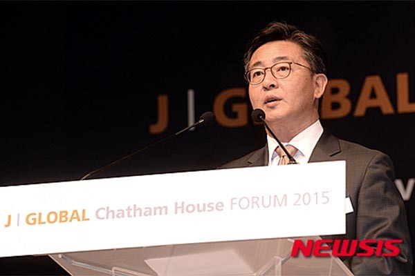 ▲ 지난 9일 J글로벌-채텀하우스 포럼에서 기조연설을 하는 홍용표 통일부 장관. ⓒ뉴시스. 무단전재 및 재배포 금지.