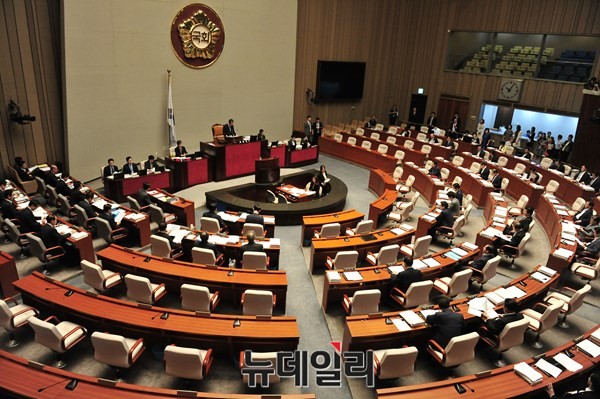 ▲ 예산소위 정수 증원 시도가 김재경 예결위원장의 반대에 가로막히면서, 예산소위 일정이 계속해서 공전되는 파행이 벌어지고 있다. 사진은 예결위 회의 모습. ⓒ뉴데일리 이종현 기자