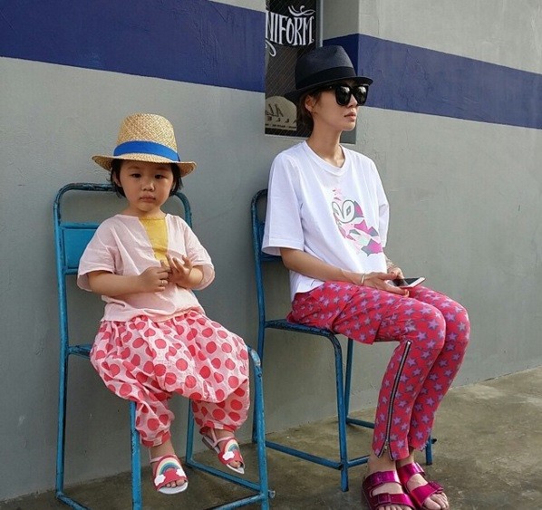 ▲ 윤혜진,엄지온ⓒ윤혜진 인스타그램