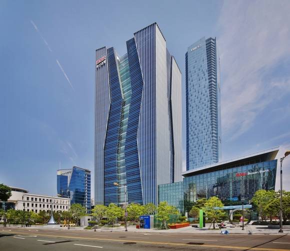 ▲ BNK 금융의 1대 주주는 국민연금으로 바뀌었다ⓒBNK 홈페이지 캡처