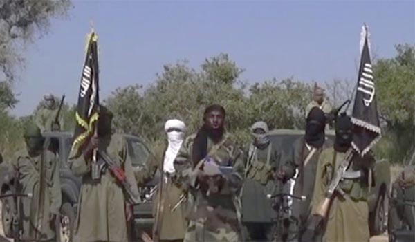 ▲ 나이지리아 북부에 근거를 둔 '대쉬(ISIS)' 추종 테러조직 '보코하람'의 선전 영상 속에 알 무라비툰도 등장했었다. ⓒ보코하람 홍보영상 캡쳐.