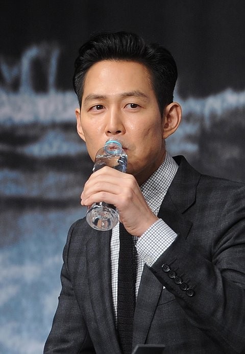 ▲ 배우 한고은이 20일 오후 서울 영등포구 여의도동 KBS에서 열린 '제52회 대종상영화제' 레드카펫 행사에 참석해 입장하고 있다.   ⓒ 뉴시스