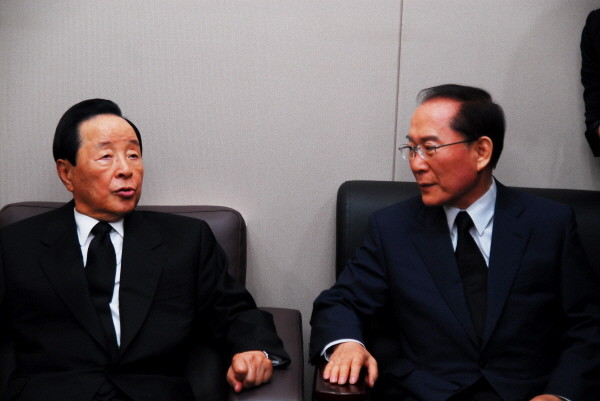 ▲ 김영삼 전 대통령과 이회창 전 총재. ⓒ뉴시스 사진DB