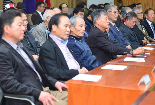 ▲ 설명회에 참석한 대학주변 원룸 사업자들.사진제공=제천시