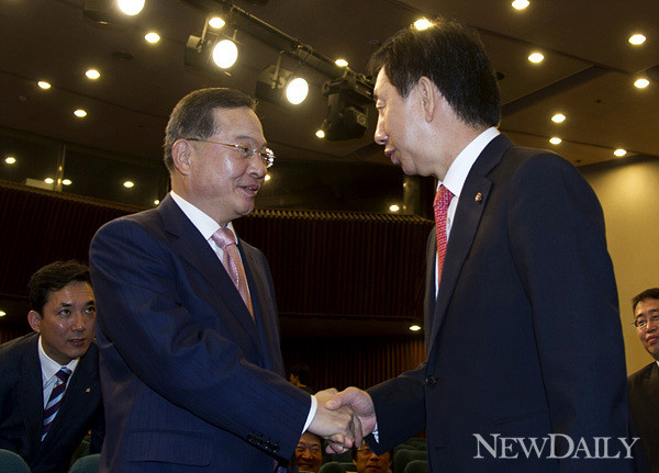 ▲ 안대희 전 대법관이 25일, 기자들과 만나 내년 총선에서 부산 출마 입장을 밝혀 관심이 주목된다. ⓒ뉴데일리 양호상 기자