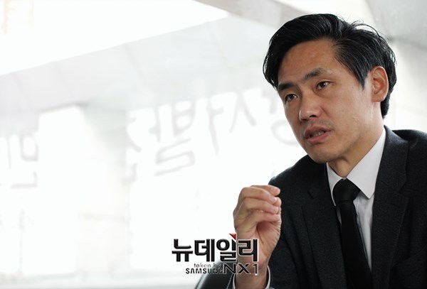 ▲ 이종철 스토리K 대표를 서울 강서에서 만났다. 그는 올해 42세의 젊은 정치인이지만 운동권 출신에 풍부한 시민사회 경험을 지녔다. 그는 이같은 경력을 인정받아 대통령 직속기관인 국민대통합위원회 자문위원을 지냈다. ⓒ뉴데일리 정상윤 기자