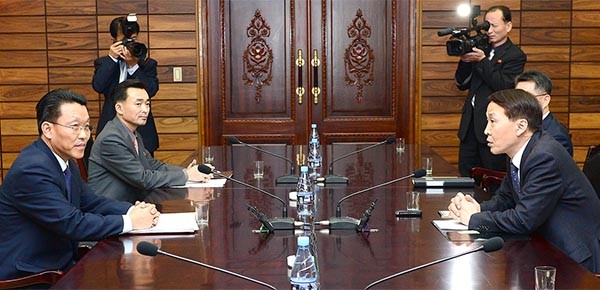 ▲ 지난 26일 판문점 북측 통일각에서 열린 남북당국회담을 위한 실무접촉의 모습. ⓒ통일부 제공-뉴데일리