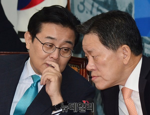 ▲ 새정치민주연합 전병헌 최고위원은 혁신전대가 분열전대가 될 것이라고 우려한 반면, 주승용 최고위원은 분열전대가 될 것이라고 예단하고 반대하는 것은 패권주의라고 반박했다. ⓒ뉴데일리 이종현 기자