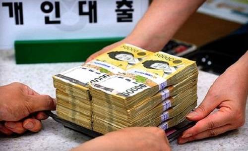 ▲ 인터넷은행 출범에 앞서 은행권과 저축은행은 각각 시장선점과 수성전략을 짜고 있다ⓒ뉴데일리 DB