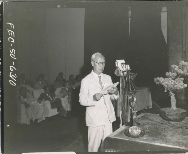 ▲ 전시에도 자유민주주의와 자유시장경제, 세계시장에 대한 확신을 놓지 않은 이승만 박사가 6·25 전쟁 중 대구에서 국회 개회 연설을 하고 있다. ⓒ뉴시스 사진DB