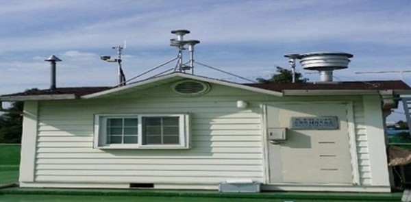 ▲ 충북보건환경연구원이 설치한 미세먼지 측정기. ⓒ뉴데일리