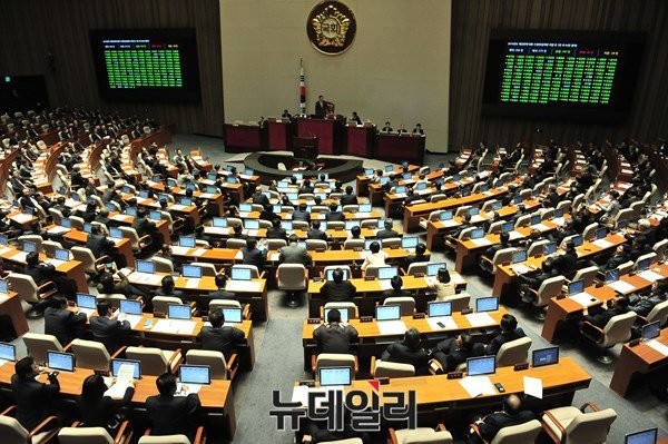 ▲ 2016년도 예산안이 2일 국회 본회의에서 의결되고 있다. ⓒ뉴데일리 이종현 기자