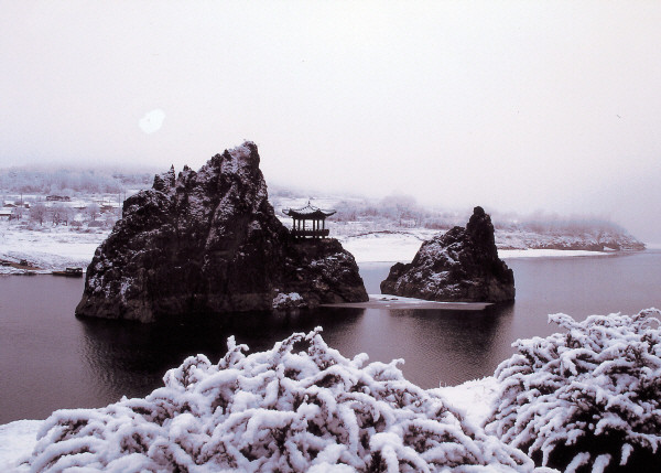 ▲ 도담삼봉 설경.사진제공=단양군