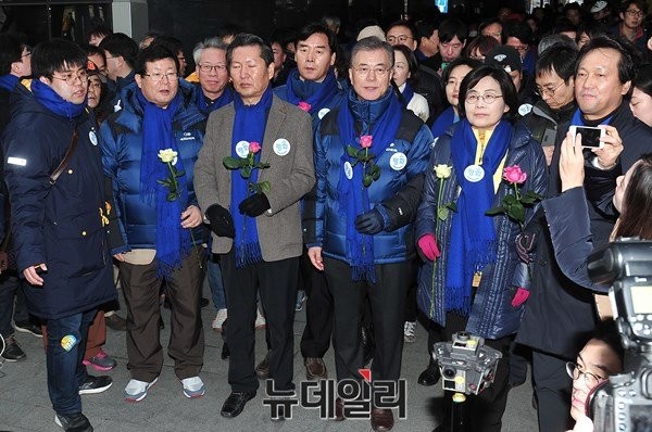 ▲ 2차 민중총궐기 집회 및 행진에 참가한 문재인 대표와 새정치민주연합 소속 의원들. ⓒ 뉴데일리 이종현 기자