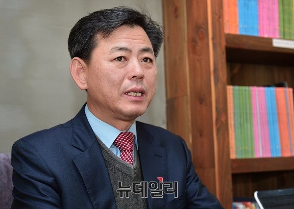 ▲ 새누리당 이의용 당협위원장은 도시공학을 전공했다. 남양주에서 도시계획 위원을 4년간 맡아 도시 설계의 밑그림을 그려왔었다. ⓒ뉴데일리 정상윤 기자