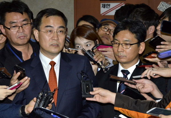 ▲ 내년 4·13 총선에서 경기 의왕·과천 출마를 선언한 최형두 전 국회 대변인(사진 왼쪽). ⓒ뉴시스 사진DB