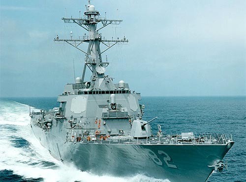 ▲ 지난 10월 27일 중국이 건축한 인공섬 인근을 항해했던 미 해군 이지스 구축함 ‘라센’ 호.