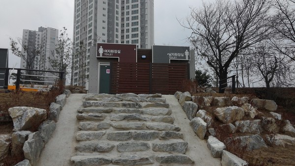 ▲ 사진은 계룔대교 공중화장실ⓒ뉴데일리