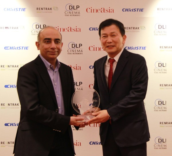 ▲ 폭스 아시아퍼시픽 선더 키마트라이(Sunder Kimatrai) 부사장, CJ CGV 서정 대표이사 ⓒCGV