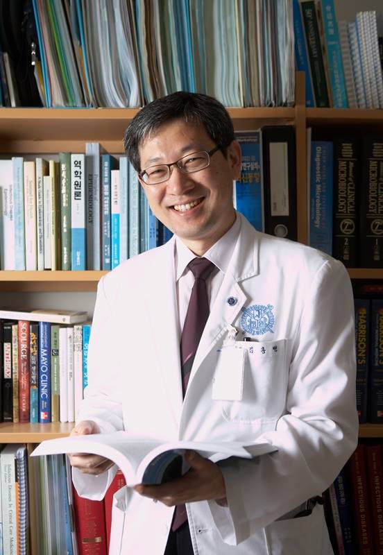 ▲ 감염내과 김홍빈 교수ⓒ분당서울대학교병원