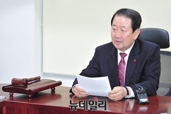 ▲ 통합신당 창당추진위원장을 맡고 있는 무소속 박주선 의원이 15일 의원회관에서 열린 추진위원회의 모두발언에서, 야권 신당 창당 과정에서 신참자 효과를 기대할 수 없을 것이라고 냉정한 조언을 했다. ⓒ뉴데일리 이종현 기자