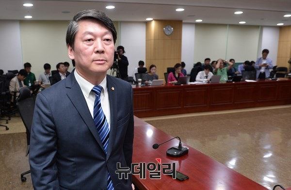 ▲ 새정치민주연합을 탈당한 안철수 의원. ⓒ뉴데일리 정상윤 기자