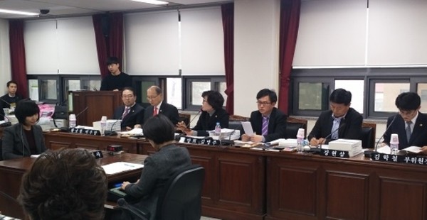 ▲ 사진은 충북도의회 예결위.ⓒ뉴데일리