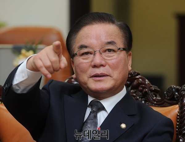 ▲ 정갑윤 국회부의장이 18일 오전 국회 본청 부의장실에서 인터뷰를 하고 있다.ⓒ뉴데일리 정재훈 기자