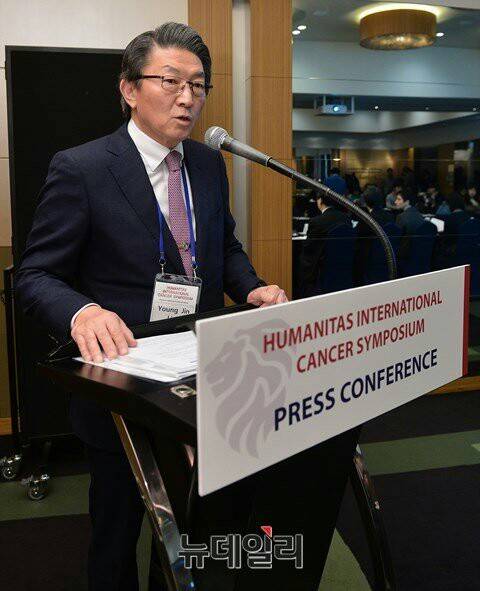▲ 경희의료원(의료원장 임영진)은 세계최초 암병원인 영국 '로얄마스덴', 대한내시경복강경외과학회와 공동주최로 '제1회 후마니타스 국제 암 심포지엄'을 개최한다고 밝혔다.ⓒ정상윤 사진기자