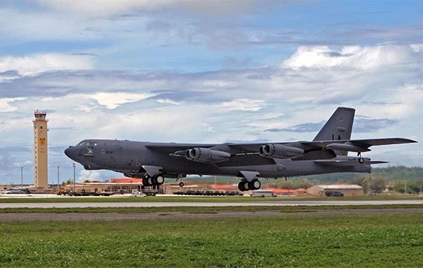 ▲ 2007년 괌 앤더슨 공군기지에서 이륙 중인 B-52H 전략폭격기. 中공산당이 난리를 피운 폭격기와 같은 기종이다. ⓒ위키피디아 공개사진.