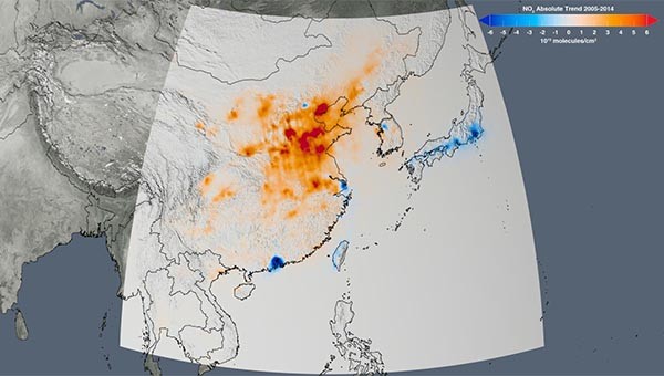 ▲ 최근 美항공우주국(NASA)이 공개한 지난 10년 동안 동북아시아 지역의 대기오염 수준. 이 사진을 보면 "한국의 스모그는 대부분 한국에서 나온 것"이라는 주장이 얼마나 허구인지 알 수 있다. ⓒ美NASA 공개 사진