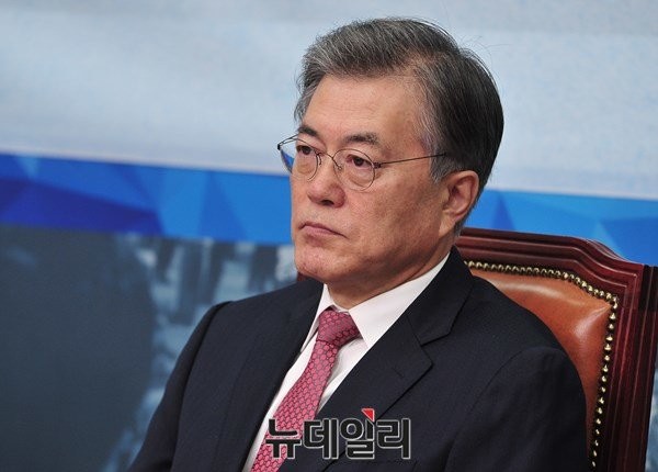 ▲ 새정치민주연합 문재인 대표가 20일 "노인세대는 박근혜 정부 정책에 고통받으면서도 박근혜 정부를 지지한다. 의지가 없다"고 말했다. '노인비하발언'이 아니냐는 비판이 제기된다. ⓒ뉴데일리 이종현 기자