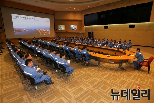 ▲ 포항제철소는 지난 18일 본사 대회의장에서 ‘2016년 낭비제로 활동 킥오프’ 행사를 가졌다. ⓒ포항제철소 제공