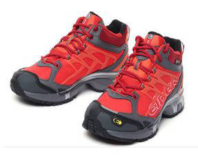 ▲ 아이더가 자사 등산화(14 FW 쿠푸, S/T:DUS14G32).ⓒ한국소비자원