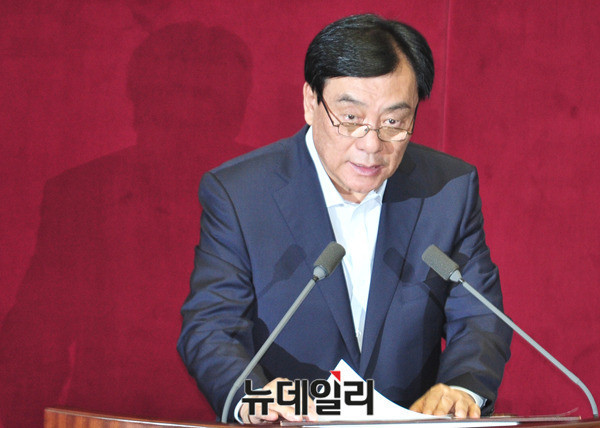 ▲ 새정치민주연합 박기춘 의원이 지난 8월 13일 자신의 체포동의안에 대해 신상발언을 하고 있다. ⓒ뉴데일리 이종현 기자