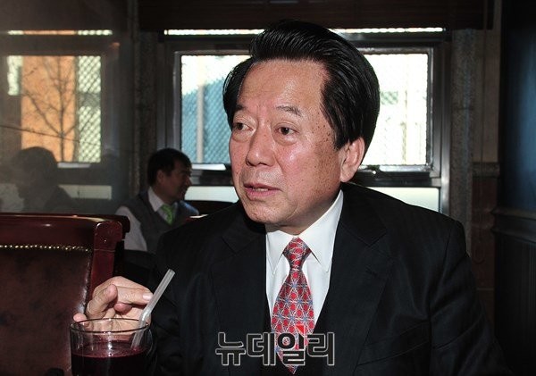 ▲ 김희철 전 의원이 28일 국회에서 기자회견을 열고 더민주당(당시 새정치민주연합)을 탈당한 직후 본지와 단독 인터뷰를 갖고 심경을 토로하고 있다. ⓒ뉴데일리 이종현 기자